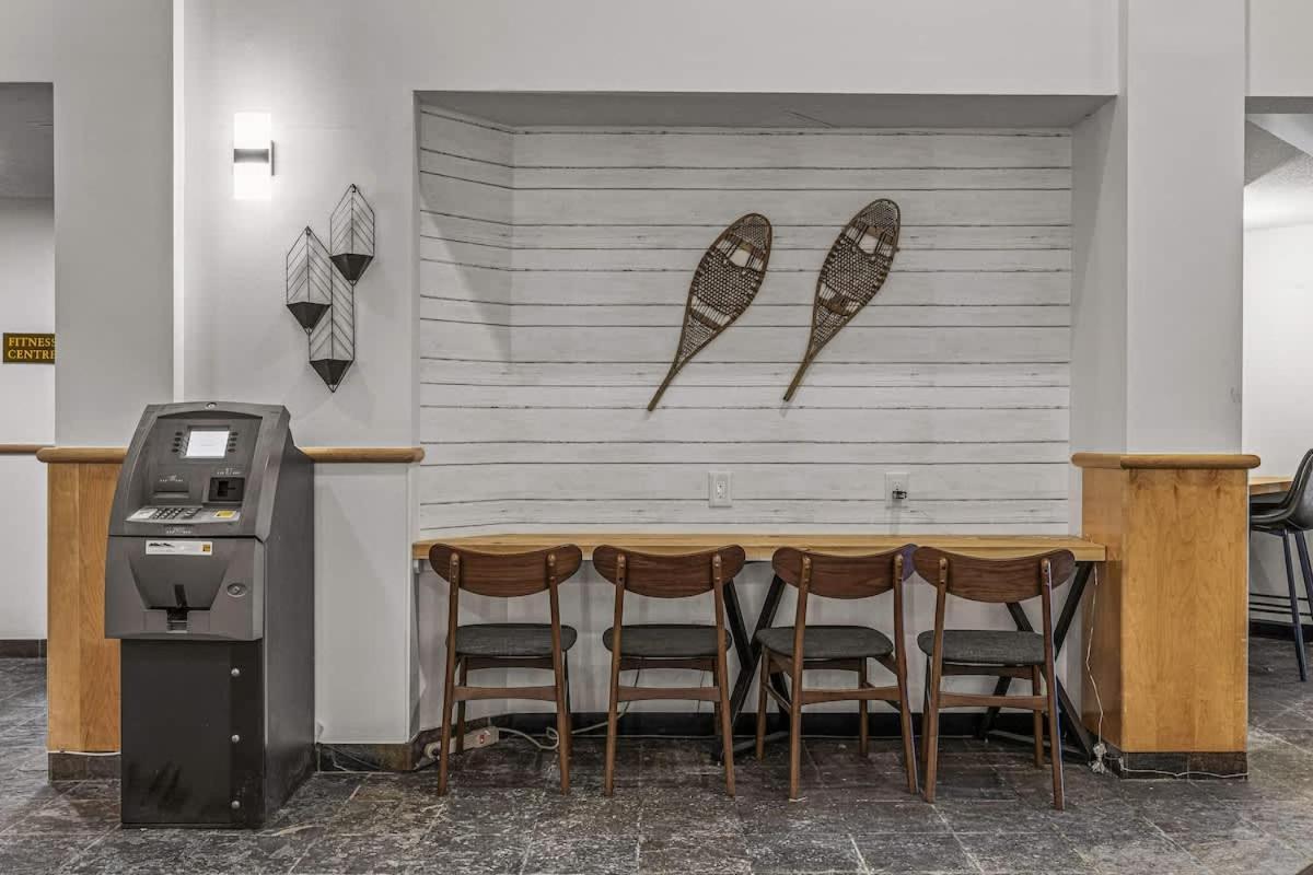 W118 New! Central Canmore- Light Industrial Hotel Room Esterno foto